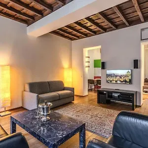 Domus Mondrian Luxury House Apartment